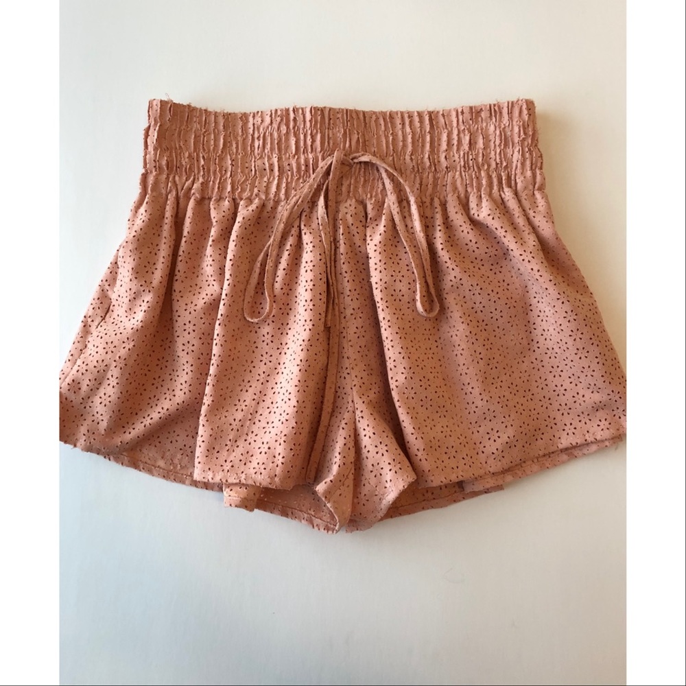 Chloe Oliver | Eyelet Pretty in Pink Shorts